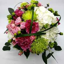 Load image into Gallery viewer, Floral fantasy