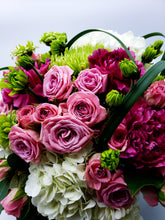 Load image into Gallery viewer, Floral fantasy