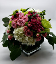 Load image into Gallery viewer, Floral fantasy