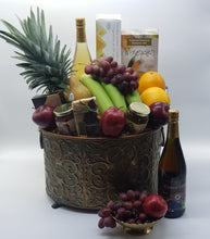 Load image into Gallery viewer, Fruit and gourmet gift