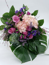 Load image into Gallery viewer, Obsessed flower set gift delivery toronto