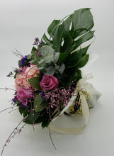 Load image into Gallery viewer, Obsessed flower set gift delivery toronto