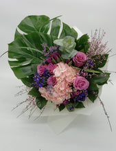 Load image into Gallery viewer, Obsessed flower set gift delivery toronto